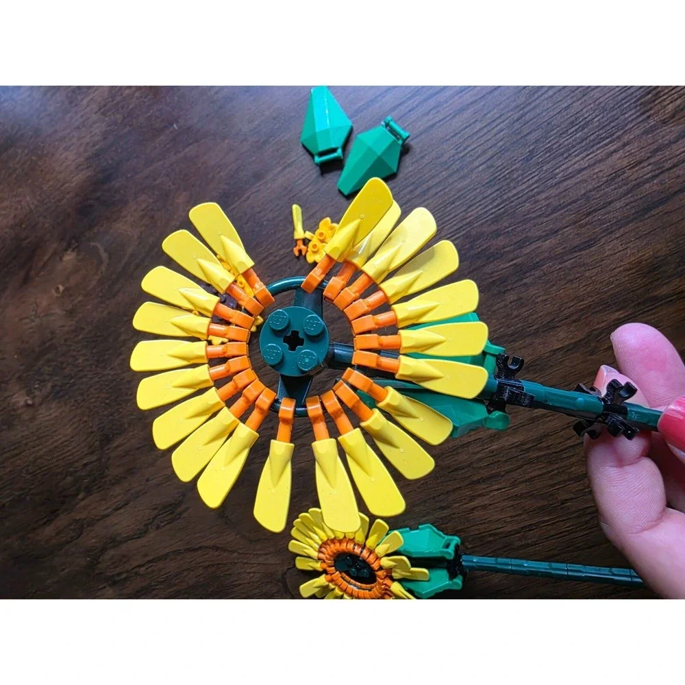 Sunflower Building Kit - 2 Sunflowers With Stems & Leaves - DIY - Picture 9 of 15